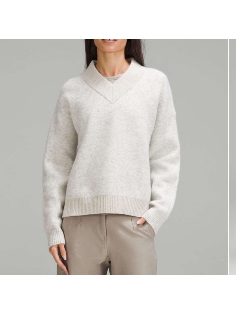 Lululemon V-Neck Cozy
Women's Sweater in Light Gray alpaca wool blend. Size M